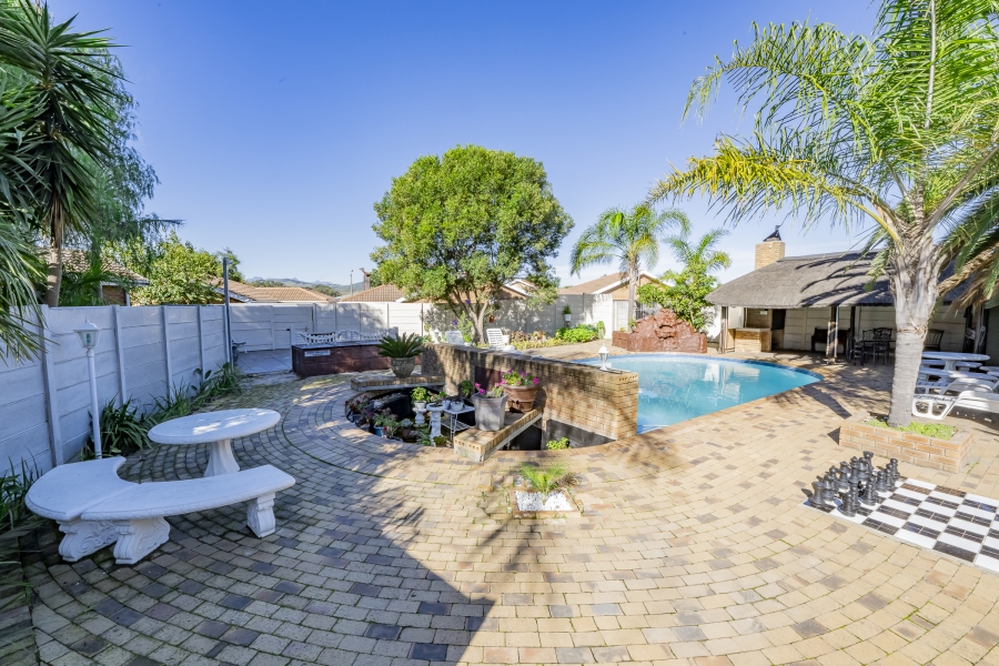 8 Bedroom Property for Sale in Brackenfell South Western Cape